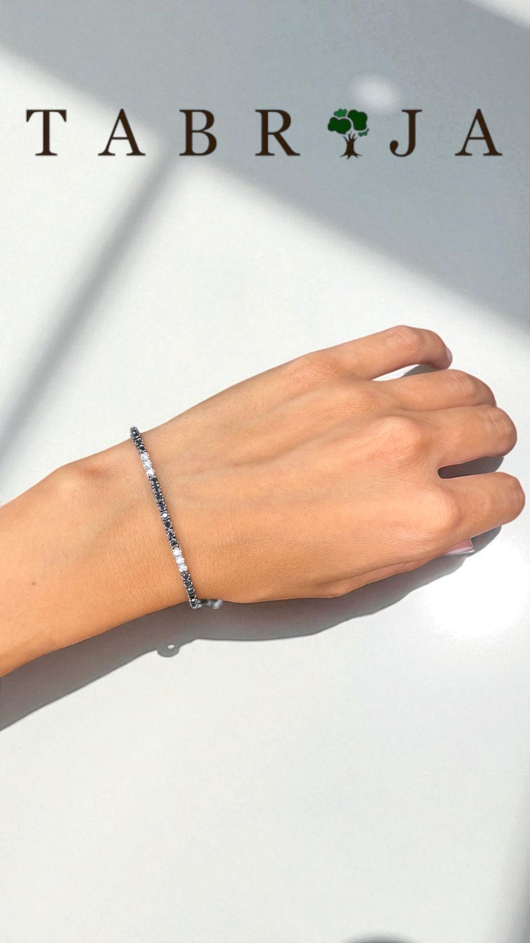 2.10 CT Black and White Diamond Bracelet