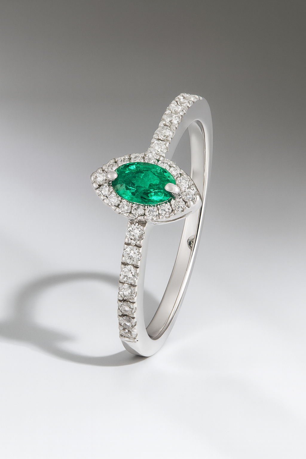 0.26 CT Emerald Ring