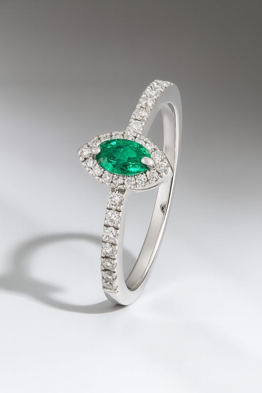 0.26 CT Emerald Ring